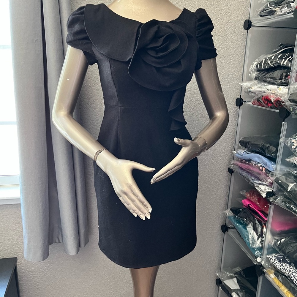 Max Mara Elegant Black Sheath Dress